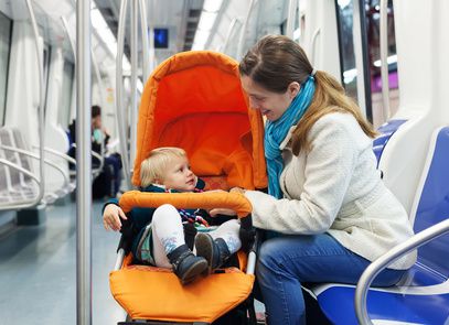 �����G�߂̃x�r�[�J�[�ƃ}�}